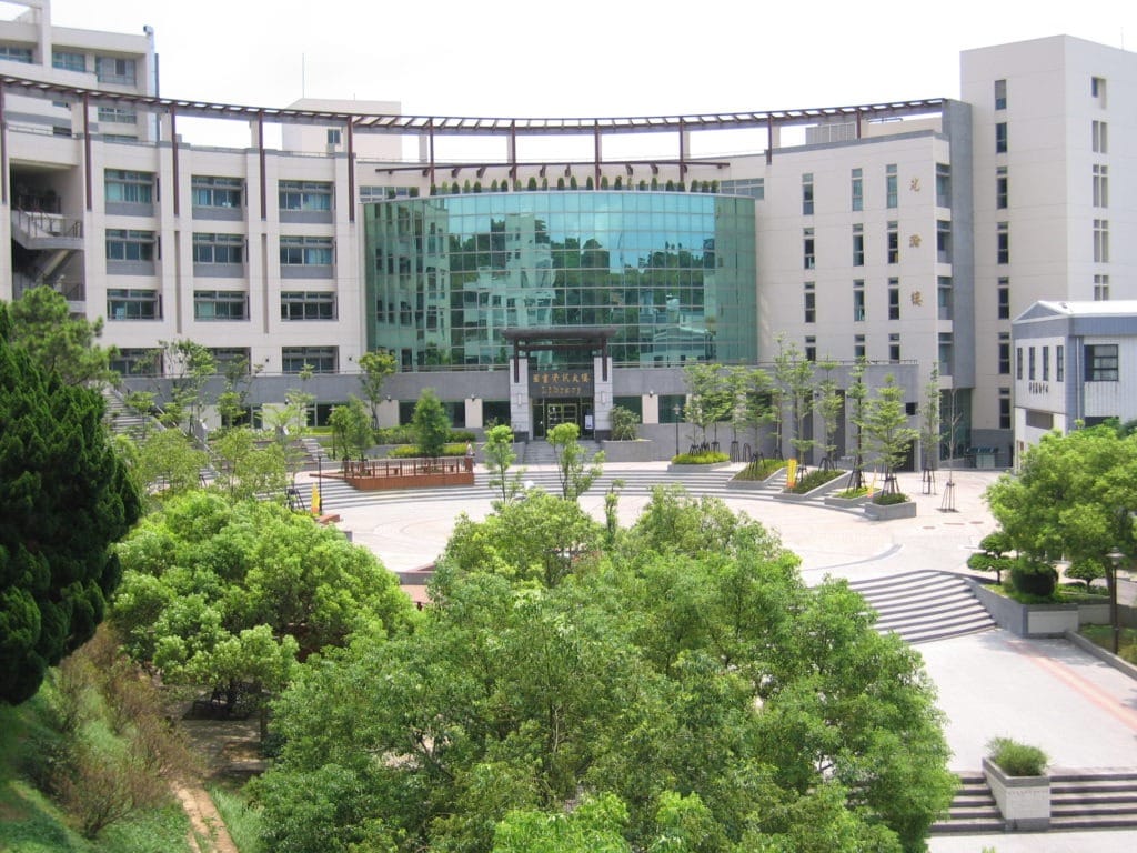 dai-hoc-cong-nghe-y-nguyen-boi-2