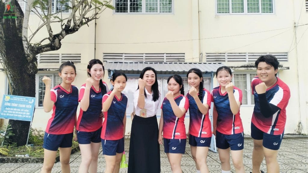 truong-thpt-luong-the-vinh-2