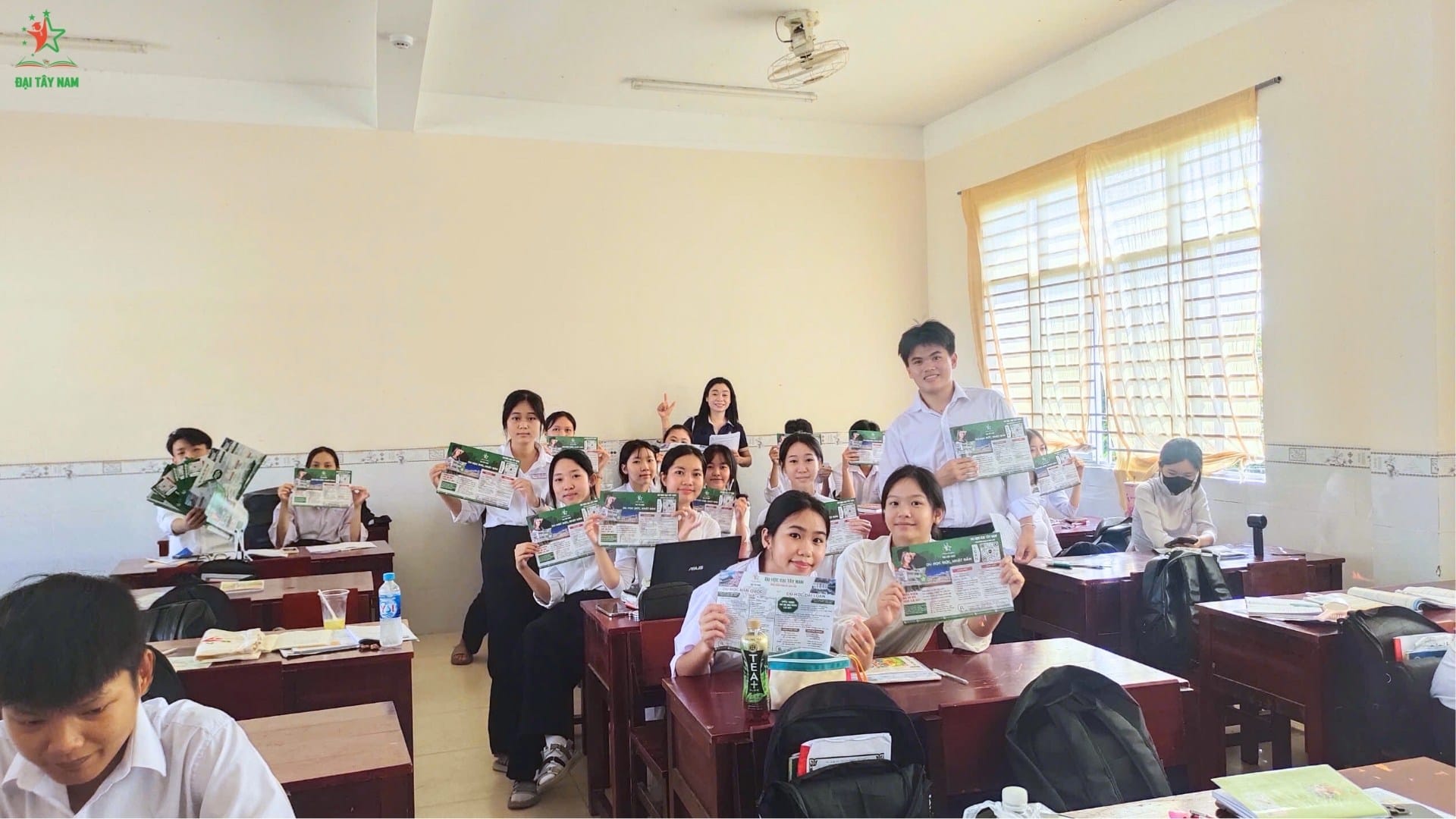 Tư vấn hướng nghiệp tại Trường THPT VĨNH TƯỜNG